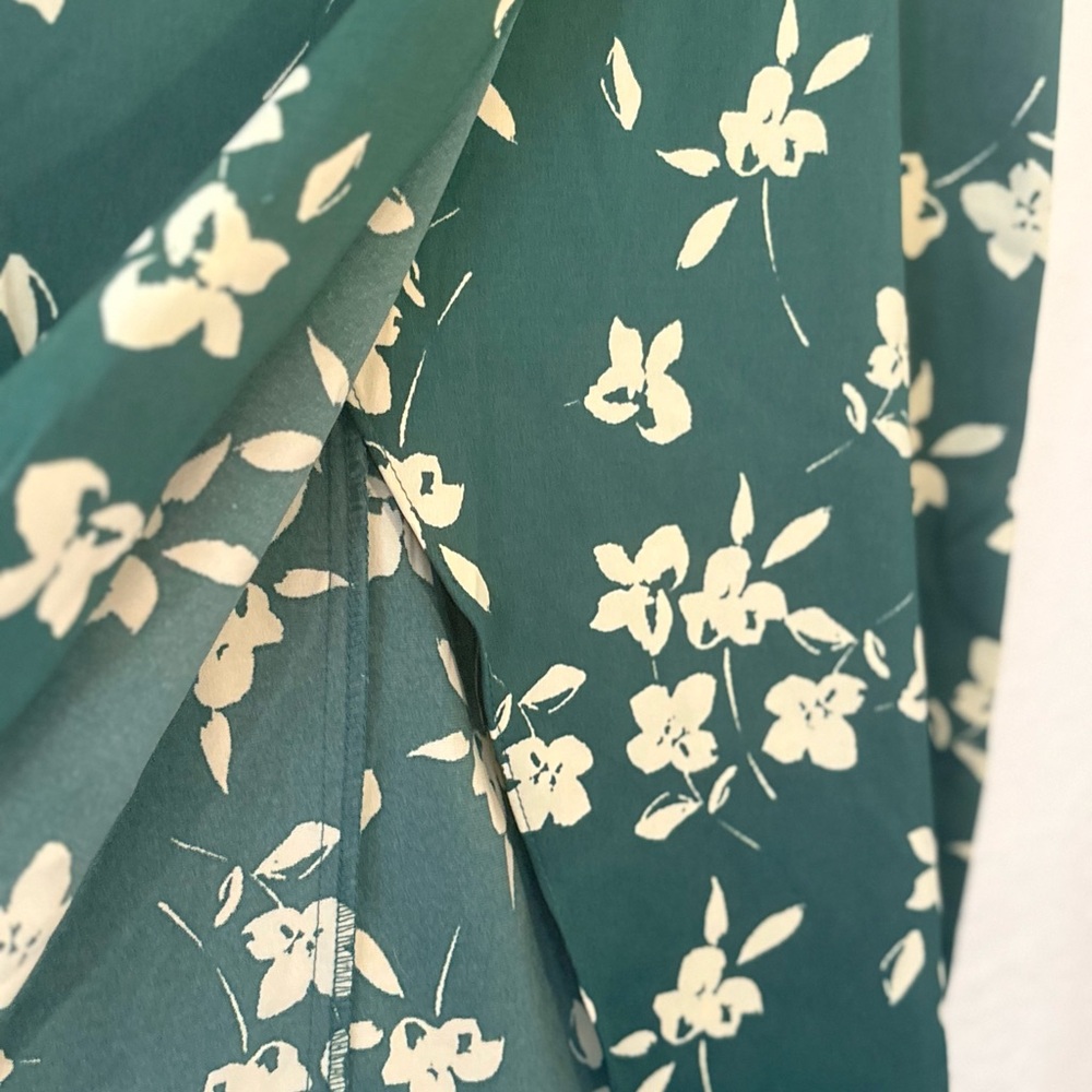 Urban Outfitters Side Slit Long  Green Floral Satin Wrap Skirt Women Size Large - Picture 7 of 7